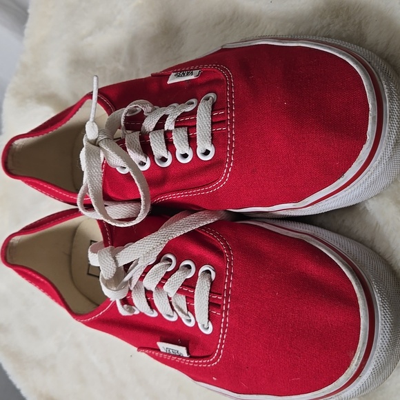 Vans Red Low Top Shoes Size 9.5, Excellent condition - Picture 2 of 6